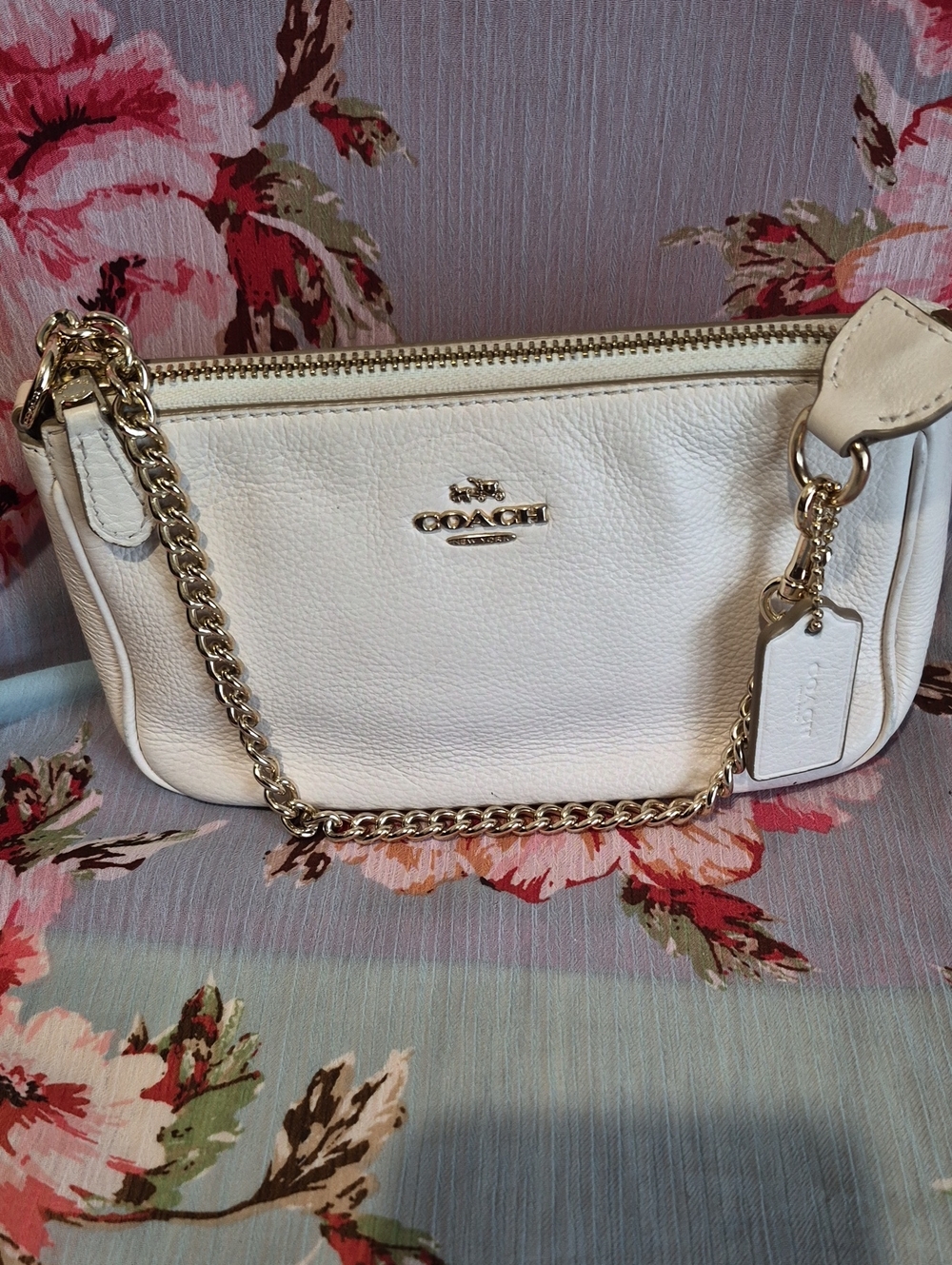 Coach NOLITA 19- Pebbled Leather Shoulder Bag W/Gold Chain